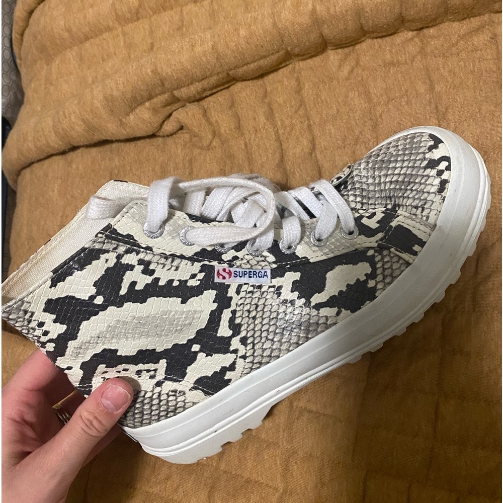Sneaker boot so comfy and trendy